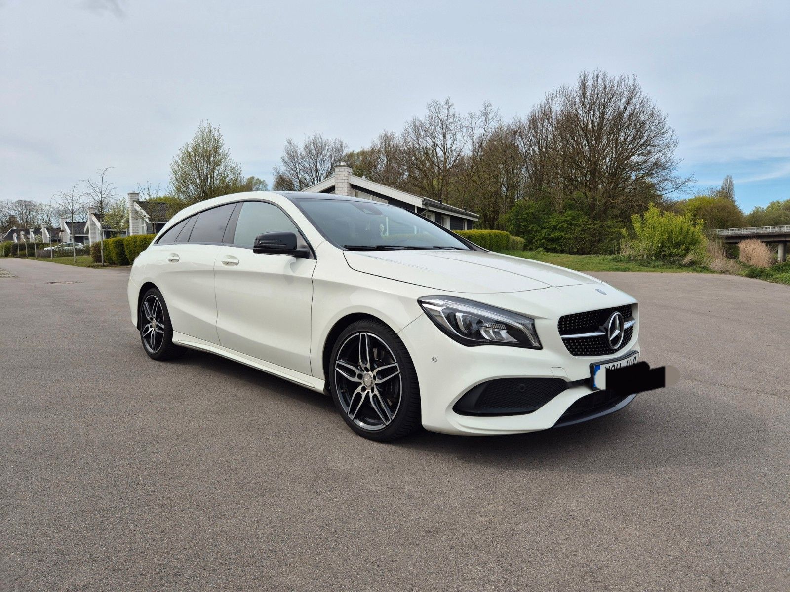 MERCEDES-BENZ CLA 220 Shooting Brake CLA 220 d DCT AMG Lin...