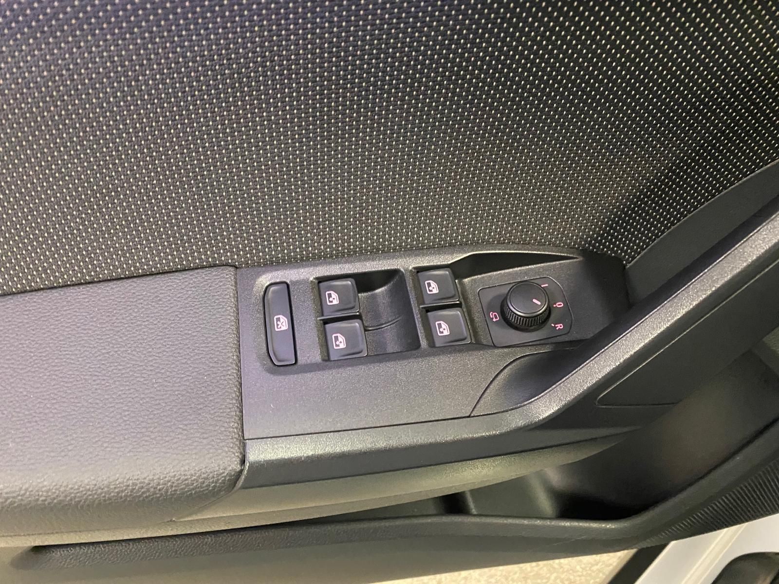 Fahrzeugabbildung SEAT Arona 1.0 TSI Xcellence+APP+NAVI+PDC+LED+TEMPOMA