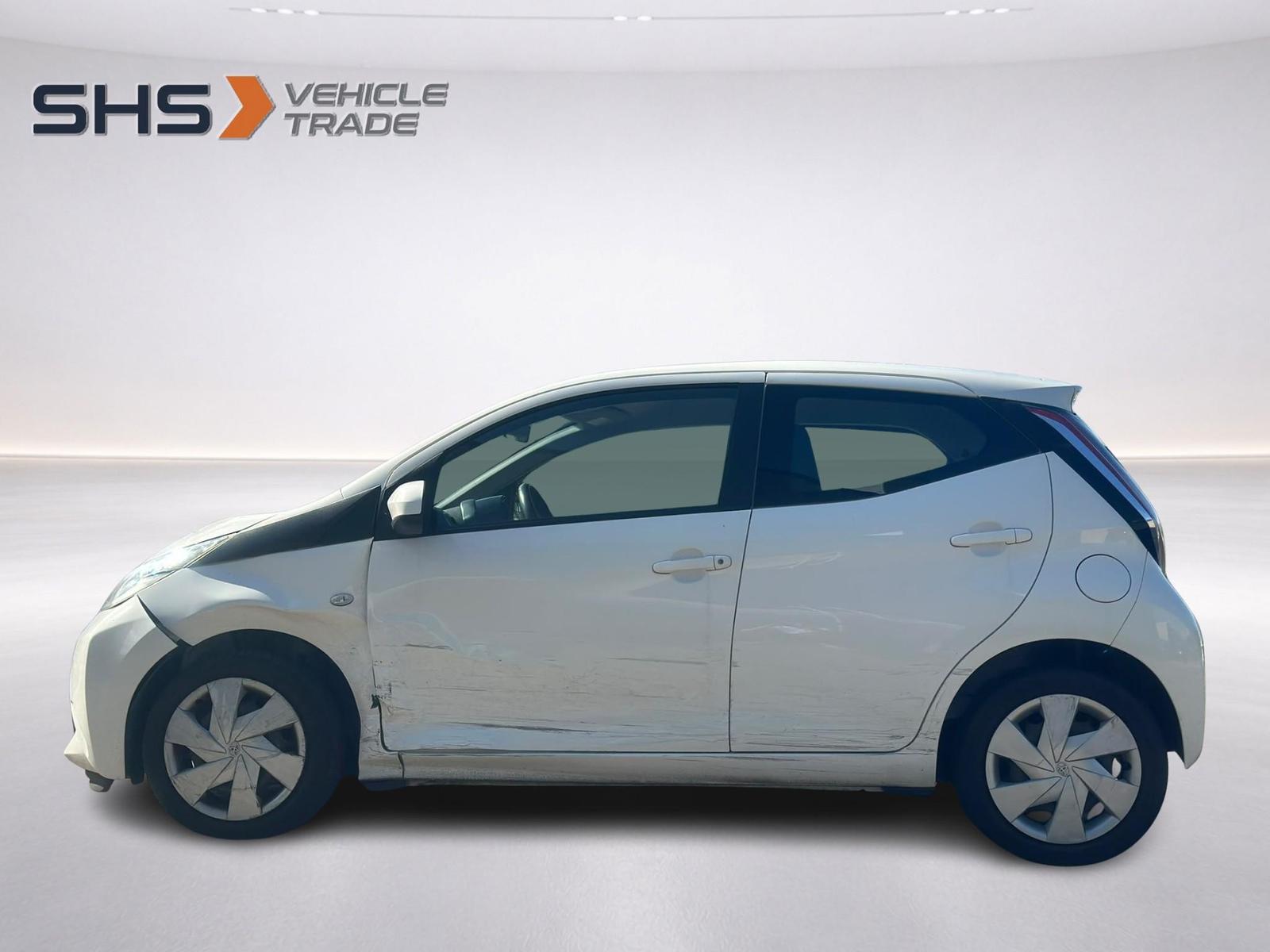 Toyota AYGO x-play 