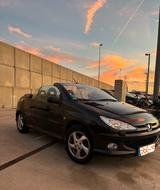 Peugeot 206 CC Sport 110 Schwarz Sport viele Neuteile!!  - Peugeot 206 in Mainz