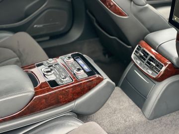 Audi A8 - 12