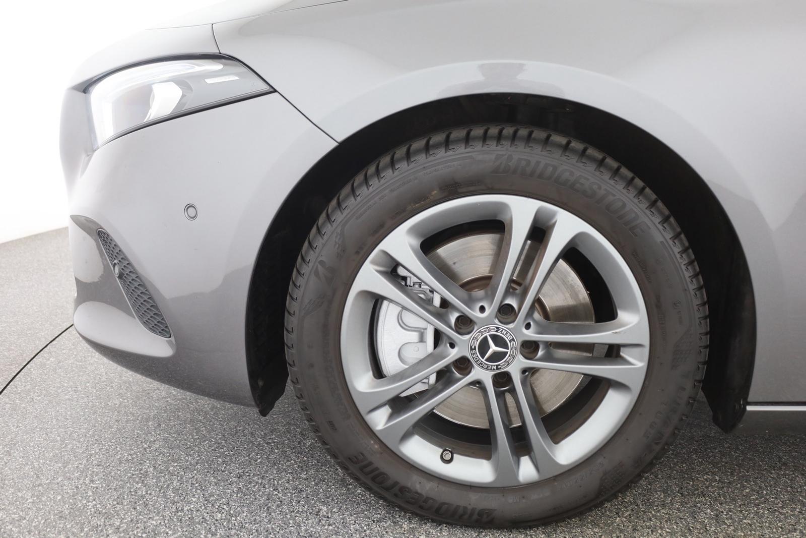 Mercedes-Benz A250 Progressive LED Navi Sitzheizung Kamera AHK