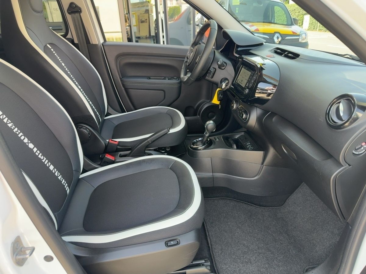 Fahrzeugabbildung Renault Twingo E-TECH 100% el. URBAN NIGHT SHZ KAM NAVI