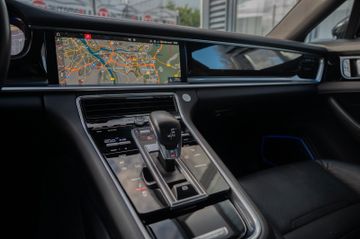 Fahrzeugabbildung Porsche Panamera 4 360°|NACHTS.|SOFTCL.|STANDHZ.|AMBIE.