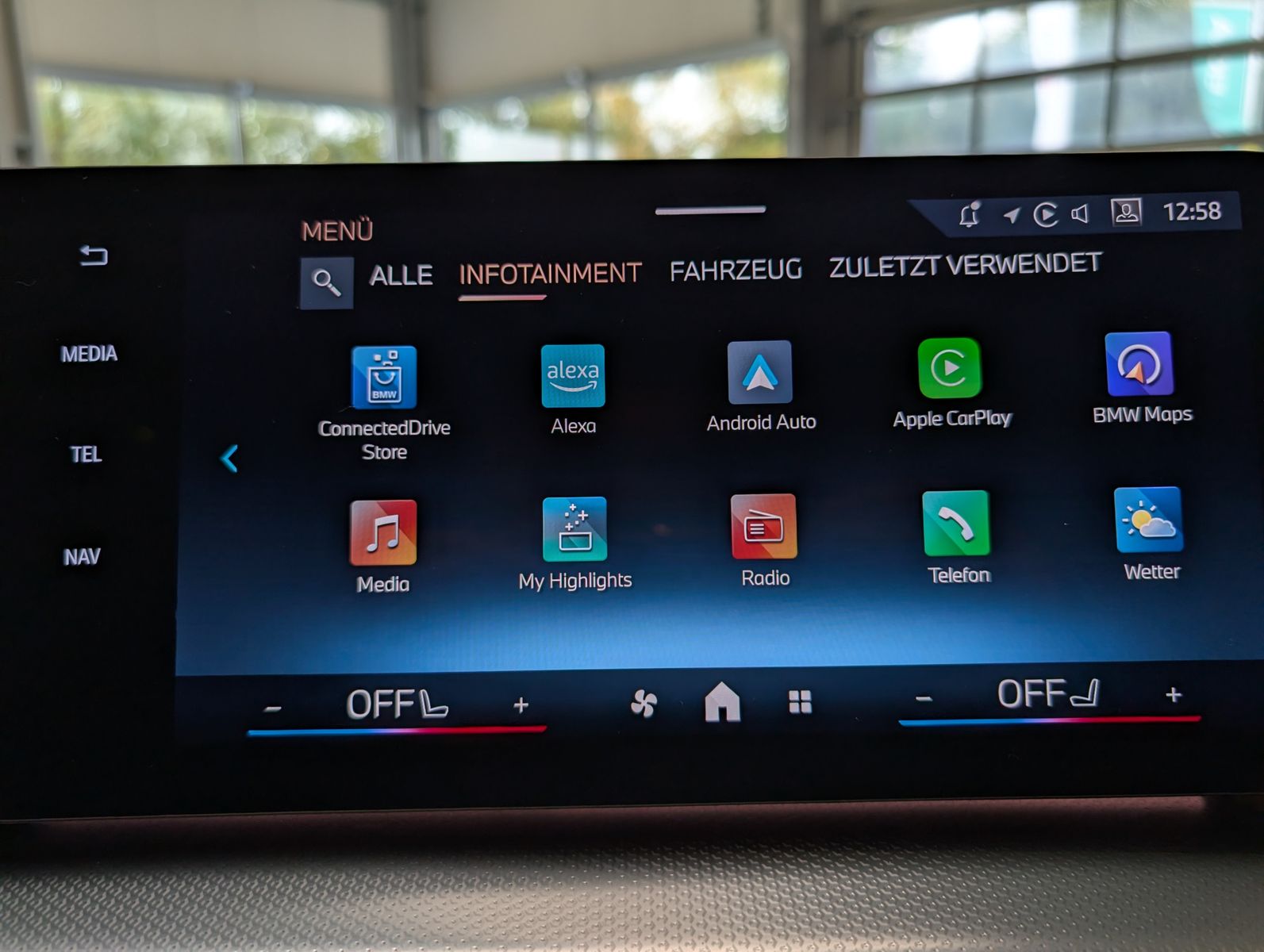 Fahrzeugabbildung BMW X1 18 d M-Sport Pano Premium-Travel-Paket AHK