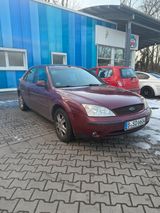 Ford Mondeo 2.0 Ghia Ghia - Ford Mondeo aus 2002: 2.0