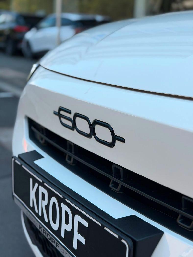 Fiat 600 Street 18 Zoll / CarPlay / Neuwagen