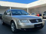 Volkswagen Passat Lim. 2.5 V6 TDI Aut. Highline | Xenon - Volkswagen Passat: 2.5