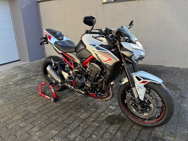 Kawasaki Z 900 35 KW viel Zubehör