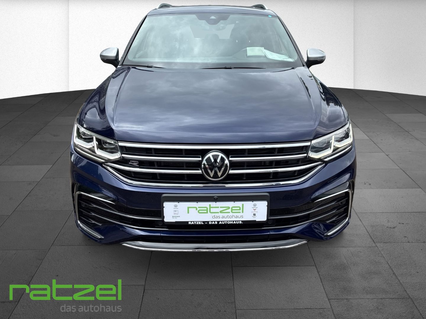 Fahrzeugabbildung Volkswagen Tiguan Allspace 4Motion R-Line 2.0 TDI DSG HUD P