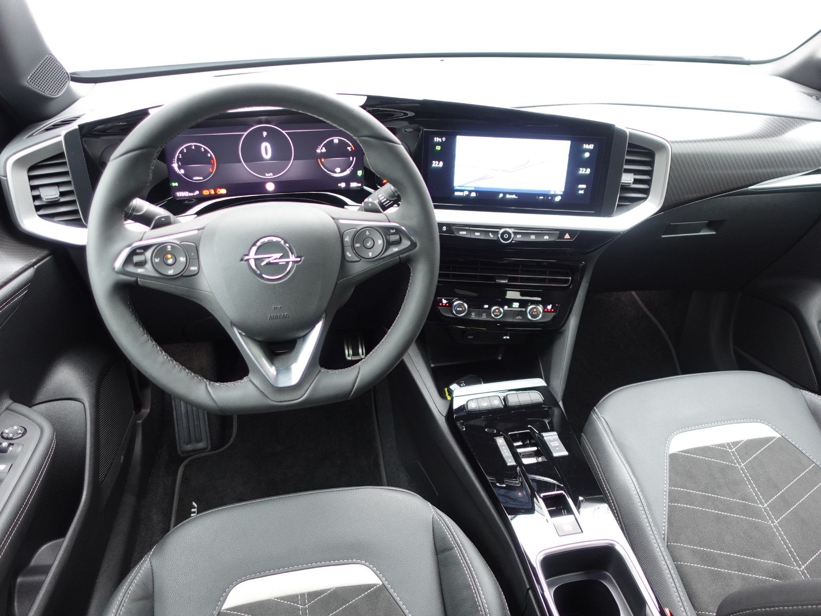 Fahrzeugabbildung Opel Mokka GS 1.2T AUTOMATIK,Navi,ACC,Sitzhzg,Kamera