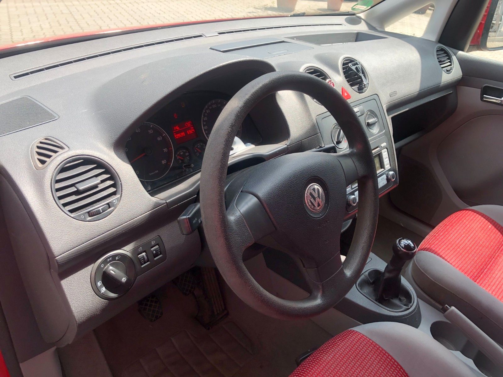 Fahrzeugabbildung Volkswagen Caddy Life Rollstuhlumbau
