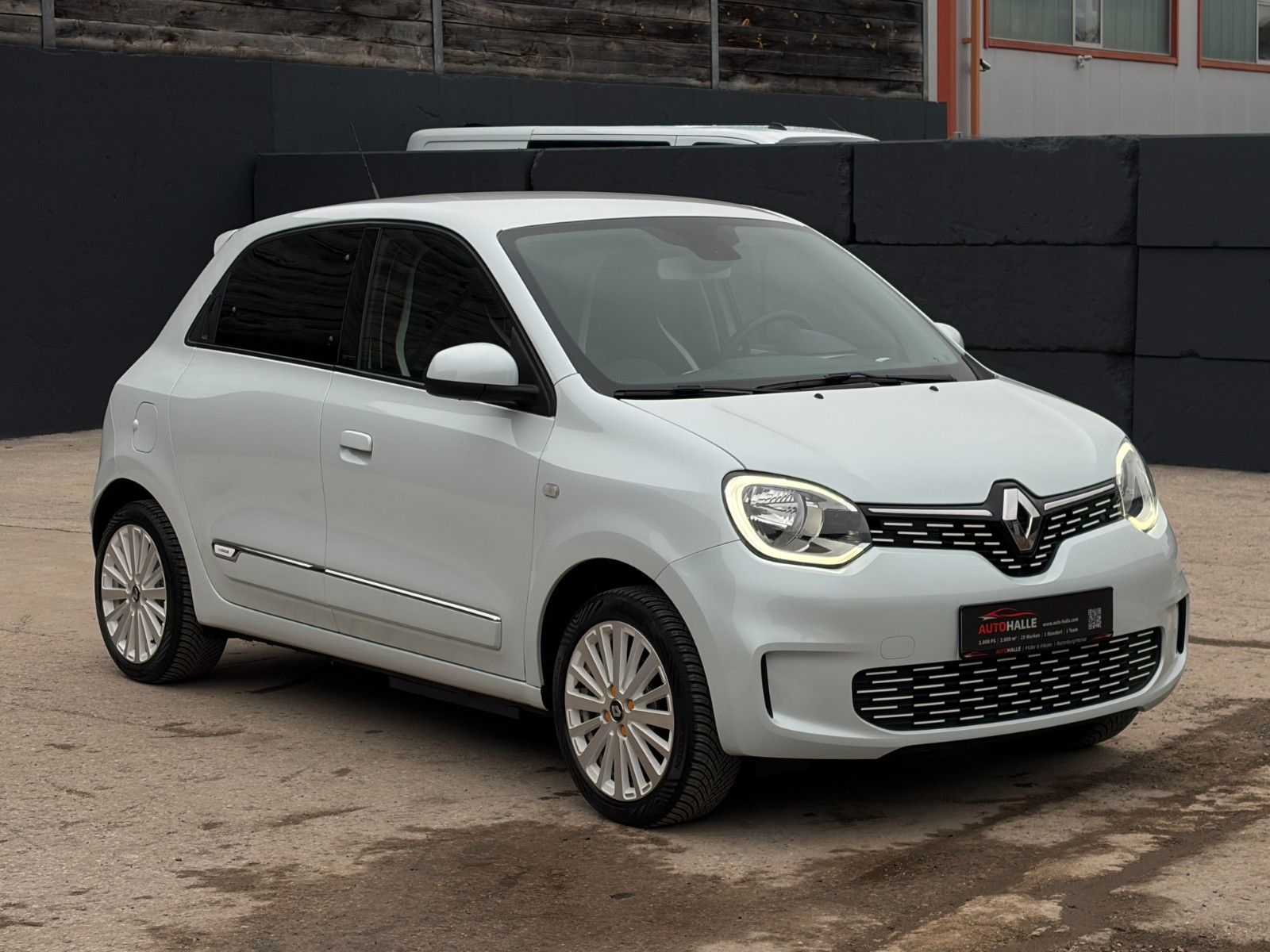 Fahrzeugabbildung Renault Twingo Vibes E Temp SHZ PDC R-Kam CarPlay Navi