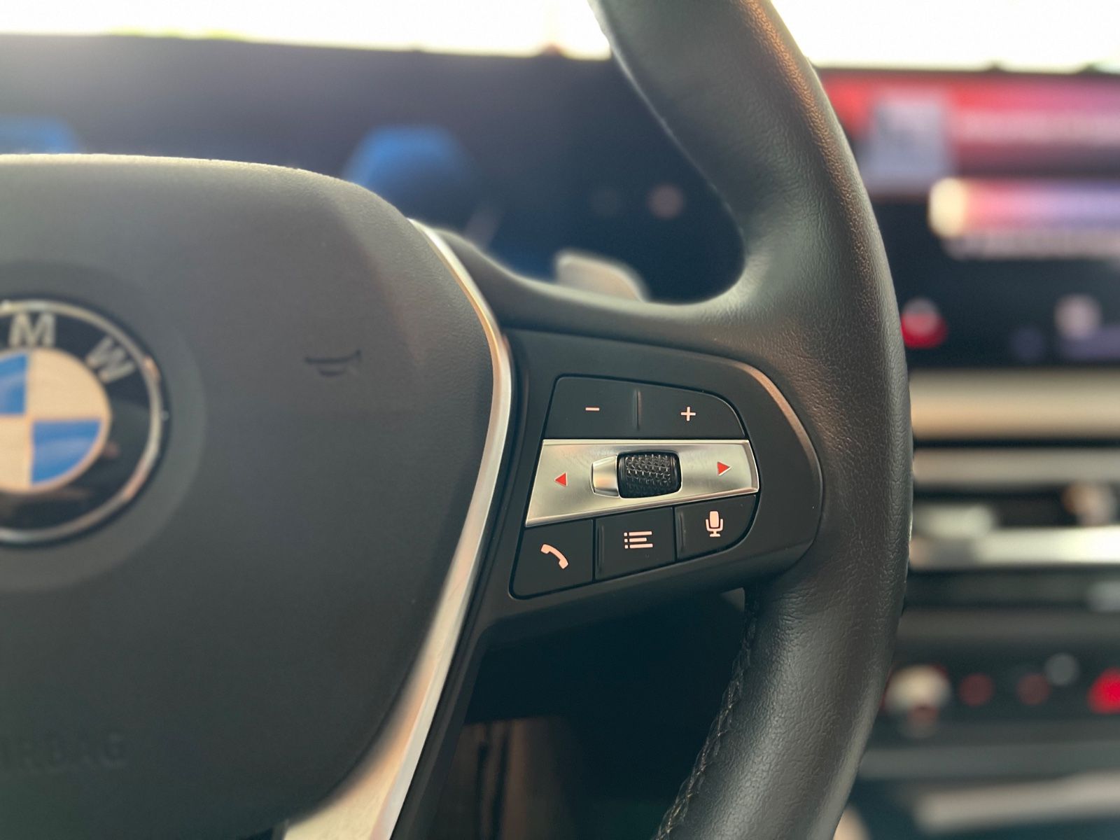 BMW 318d Touring Facelift+Keyless+Hifi+KurvenDISPLAY foto 25