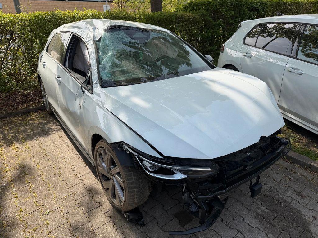 VW Golf VIII GTI/HARMAN KARDON/ BUSINESS PAKET VW Golf VIII GTI/HARMAN KARDON/ BUSINESS PAKET