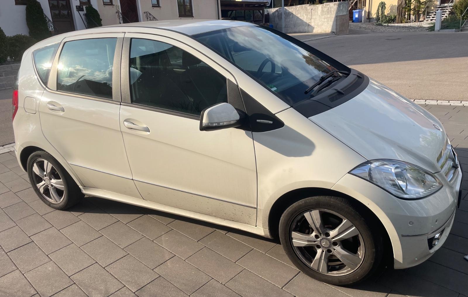 Mercedes-Benz A200 2010 — двигун 1.991 cm³, 140 HP (103kW)
