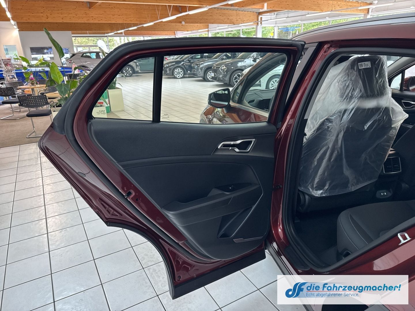 Fahrzeugabbildung Kia Sportage 1.6 T-GDI AWD 7DCT 2-Zonen-Klimaautomat