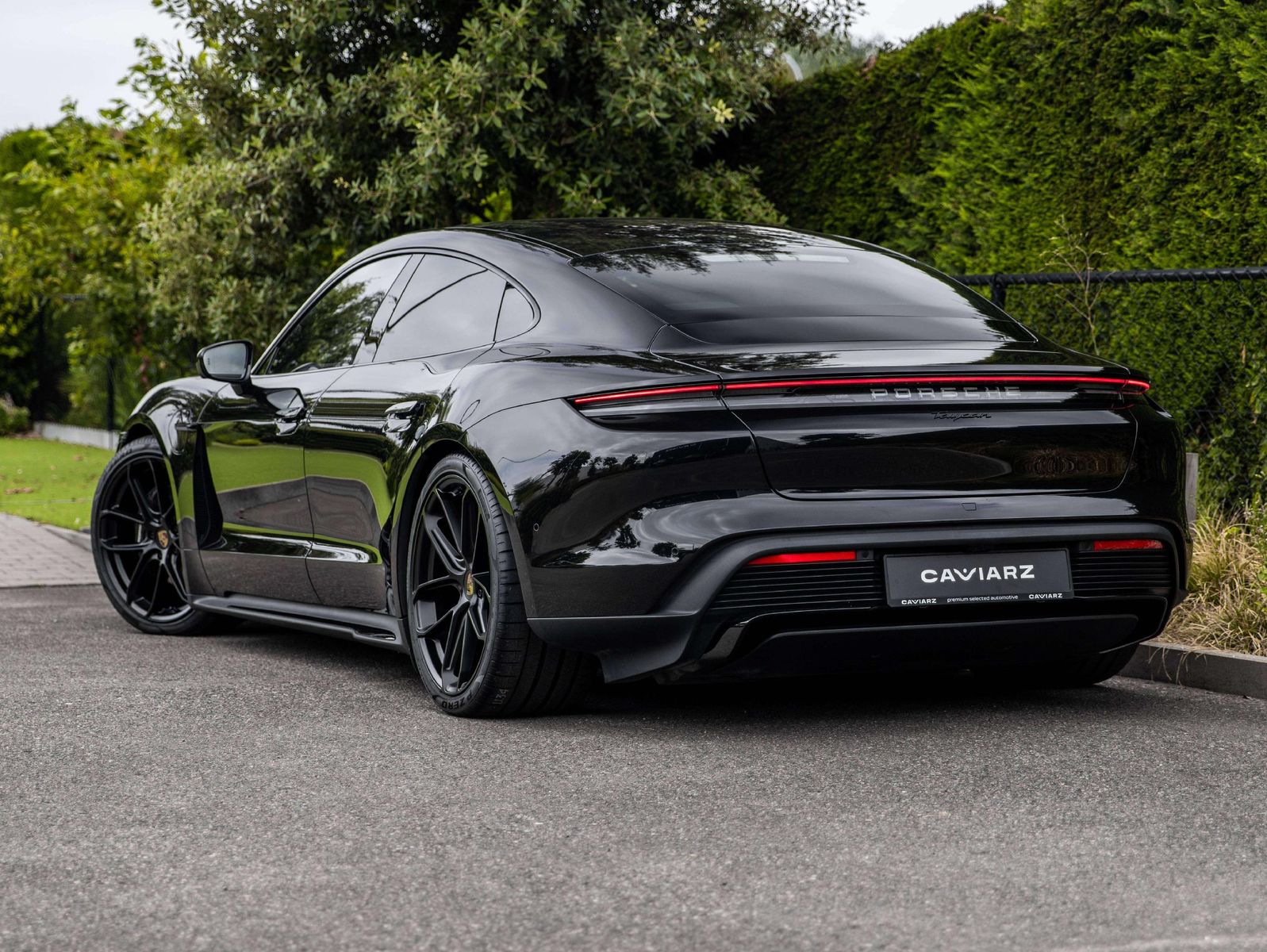 Porsche Taycan FACELIFT BATT+/SPORTDESIGN/PANO/AIR/21 RS imagem 2