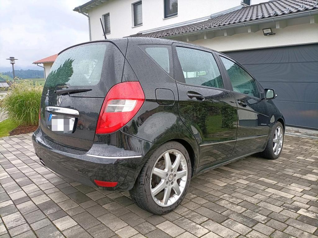 Mercedes-Benz A 200