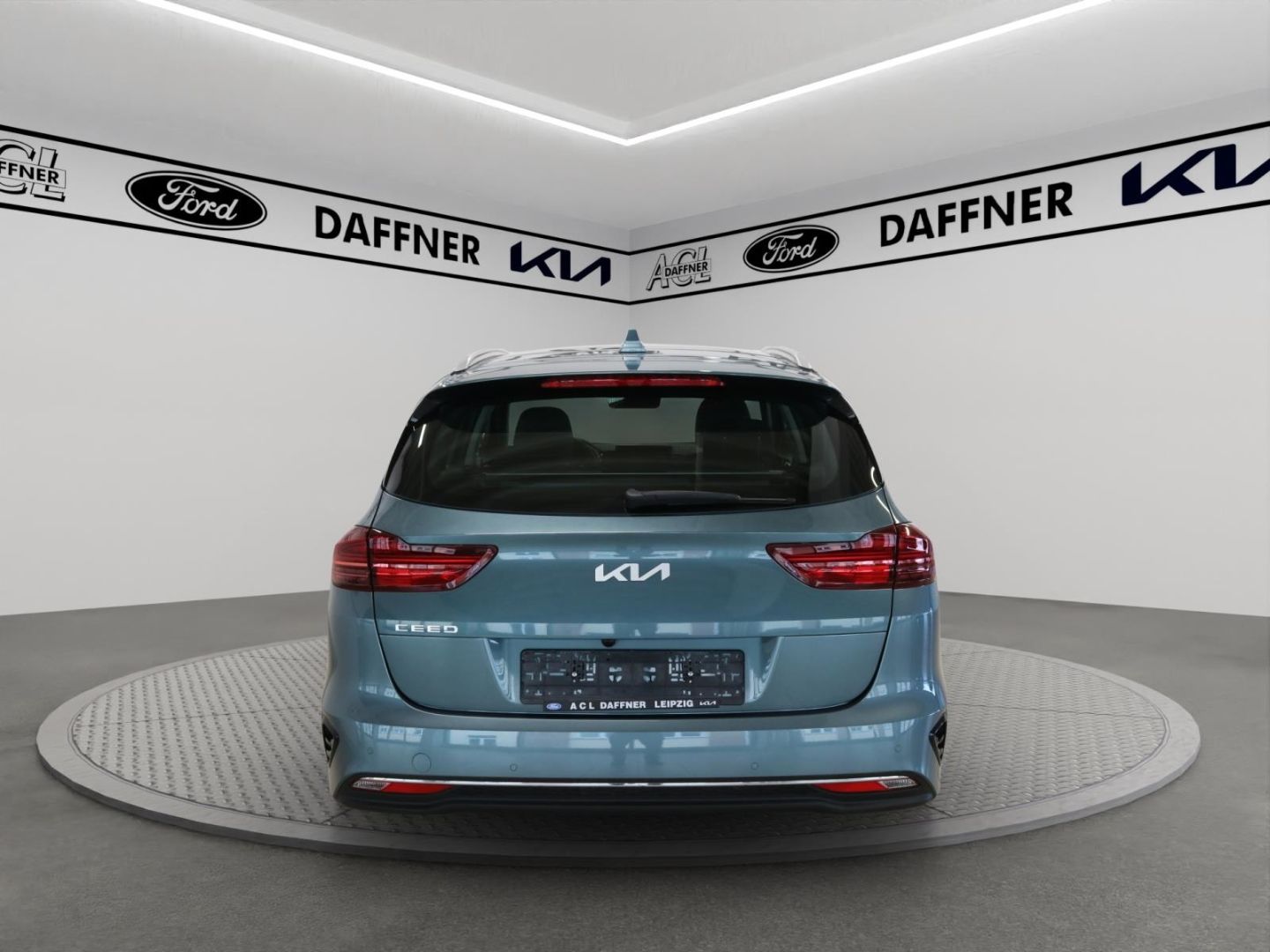 Fahrzeugabbildung Kia Ceed_sw Spirit Panoramadach Memory-Sitze Navi