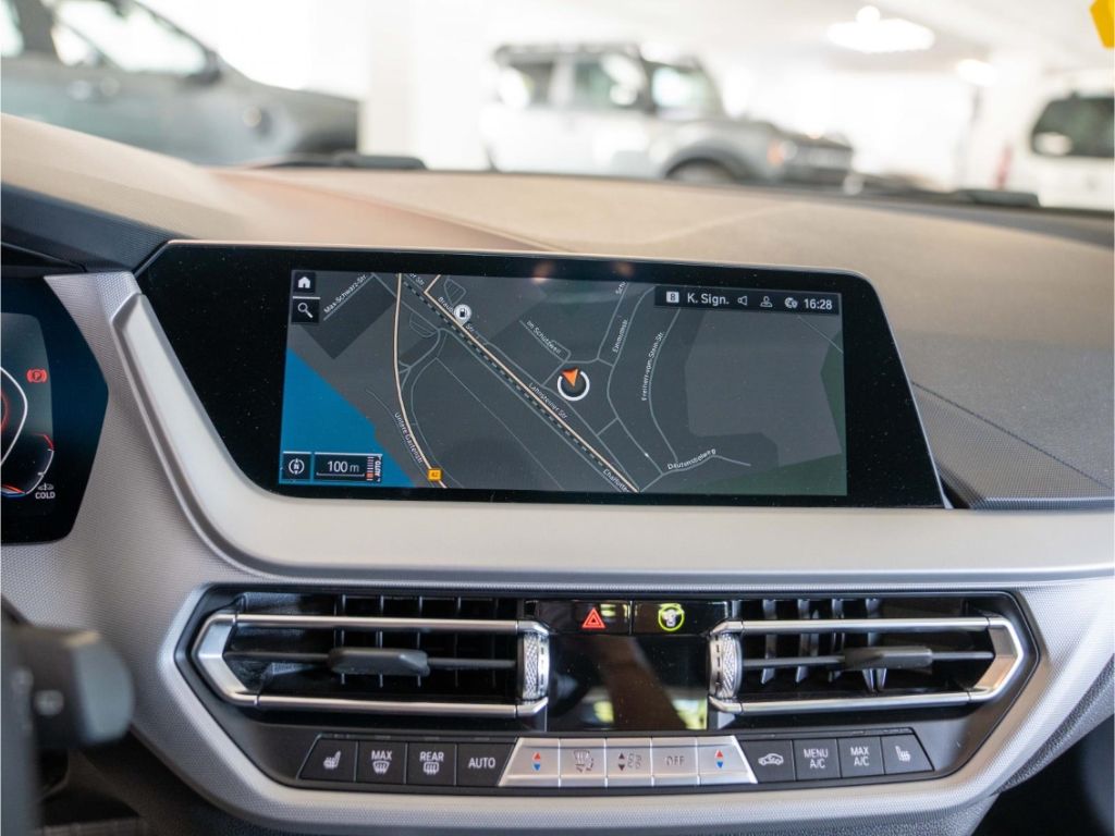 BMW 118 i Aut. Advantage Navi e-Heckkl. DigiCockpit  foto 17