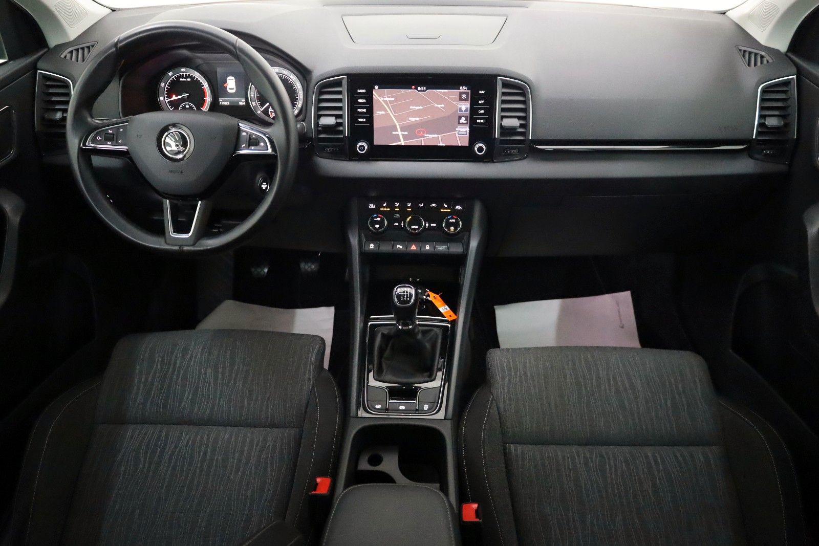 Fahrzeugabbildung SKODA Karoq Style Navi,LED,Kamera,SH,PDC,SR+WR,AHK