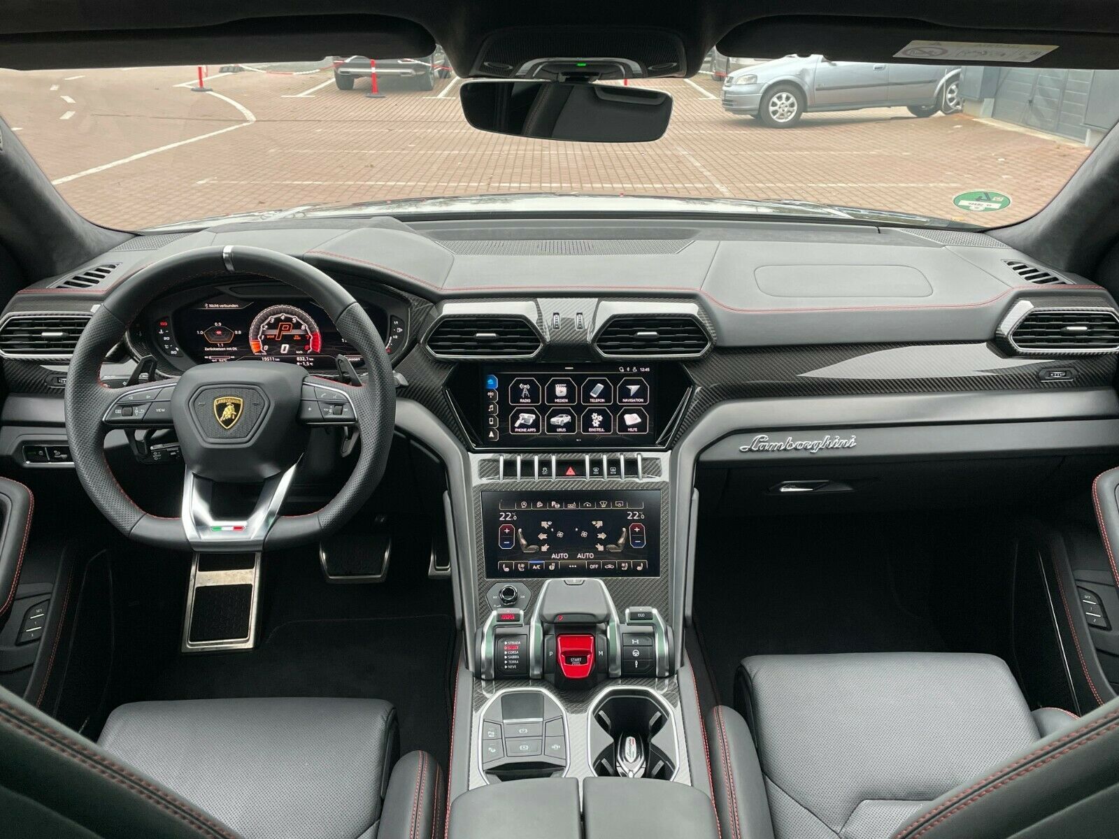 Fahrzeugabbildung Lamborghini Urus LP650 *PANO*Carbon*HeUp*23*Miete*Mietkauf*