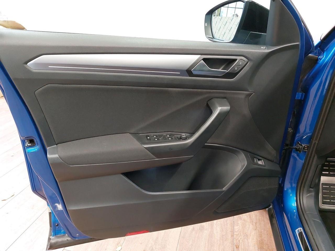 Volkswagen T-Roc 1.5 TSI Active Standheiz Navi PDC LM Temp, миниатюра 7
