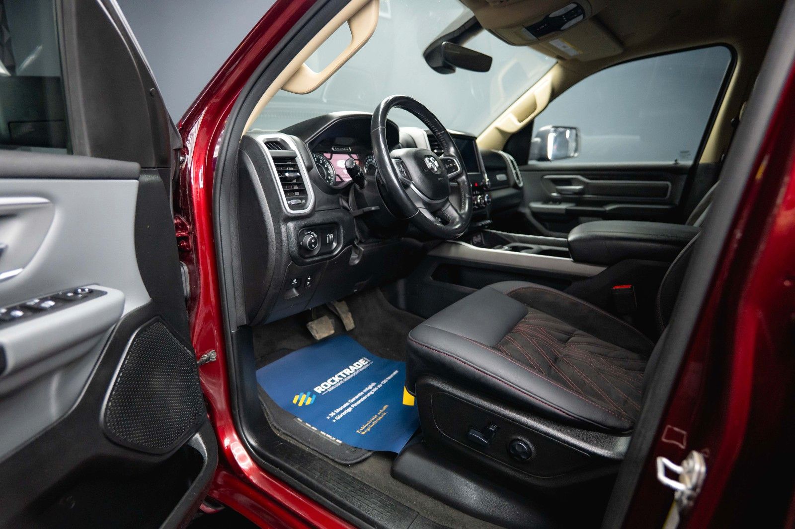 Fahrzeugabbildung Dodge RAM 5.7 V8 HEMI 4x4 OFFROAD Night Limited LONG