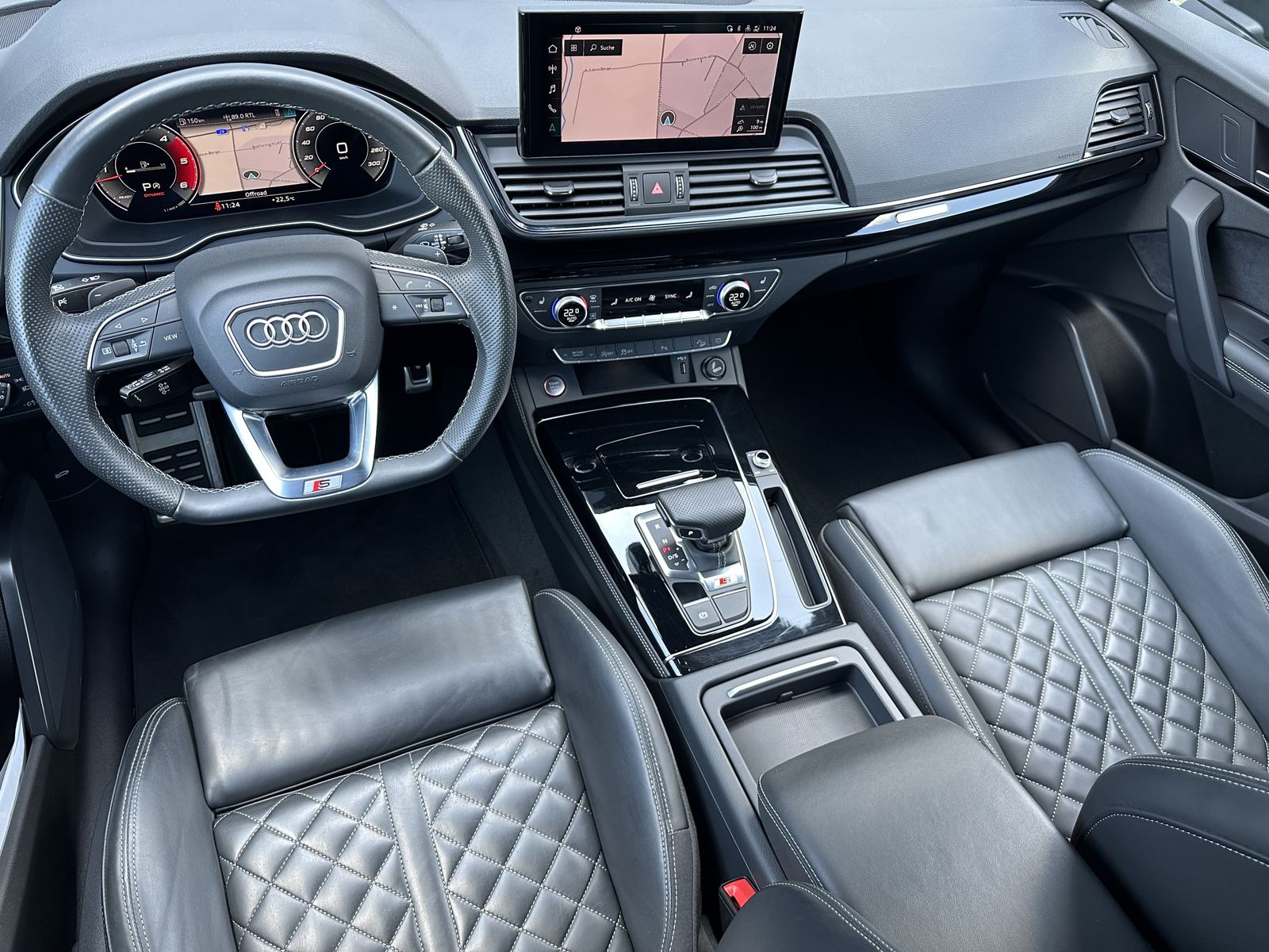 Fahrzeugabbildung Audi SQ5 Black NAV+LED+KAMERA+LUFTFEDERUNG+21ZOLL+VC