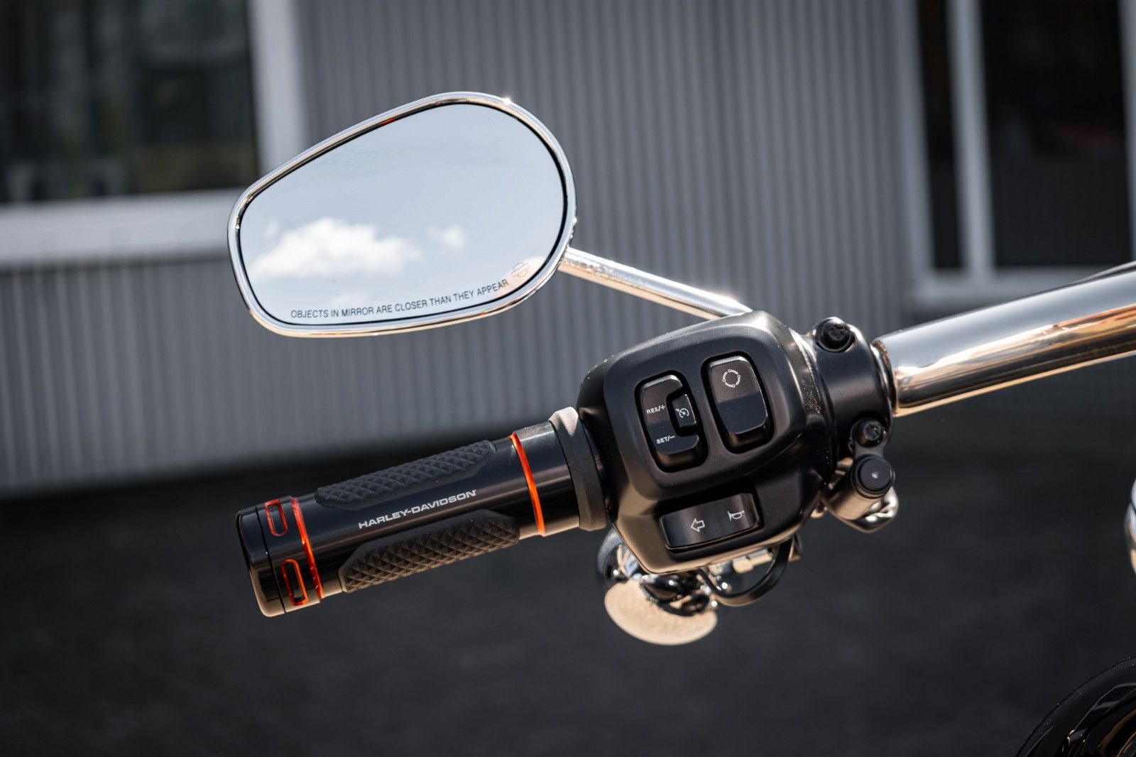 Fahrzeugabbildung Harley-Davidson BREAKOUT FXBR 117 ci - Jekill & Hyde
