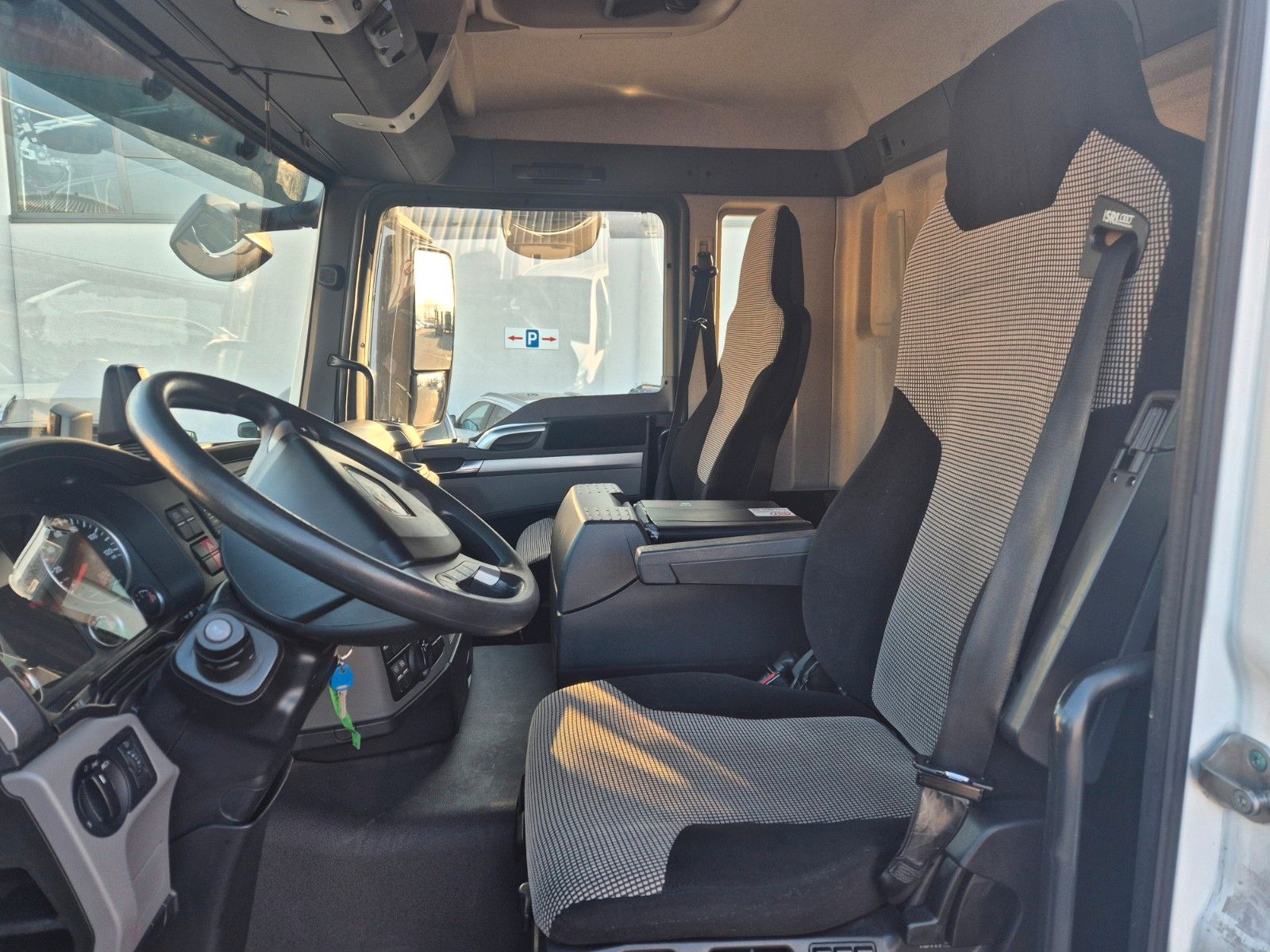 Fahrzeugabbildung MAN TGS 26.460 6x2 Baustoff / Hiab 177 K