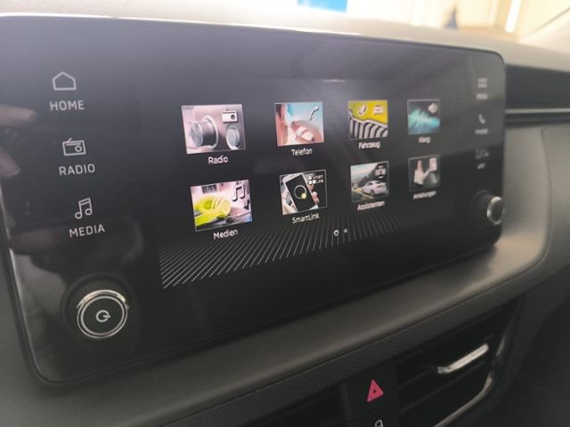 Fahrzeugabbildung SKODA Kamiq 1.0 TSI Essence LED GRA SITZHZG SPURASSIST