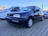 Volkswagen Golf 1.8 Avenue Schiebedach Automatik 1HAND!  - VW Gebrauchtwagen von 1995