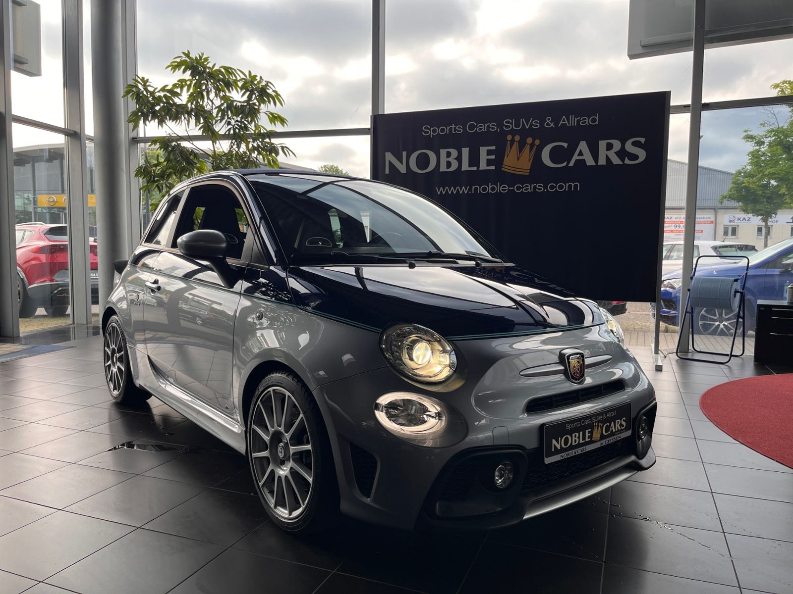 Fahrzeugabbildung Abarth 695C Rivale  Mahagoni LEDER Sitzheizung