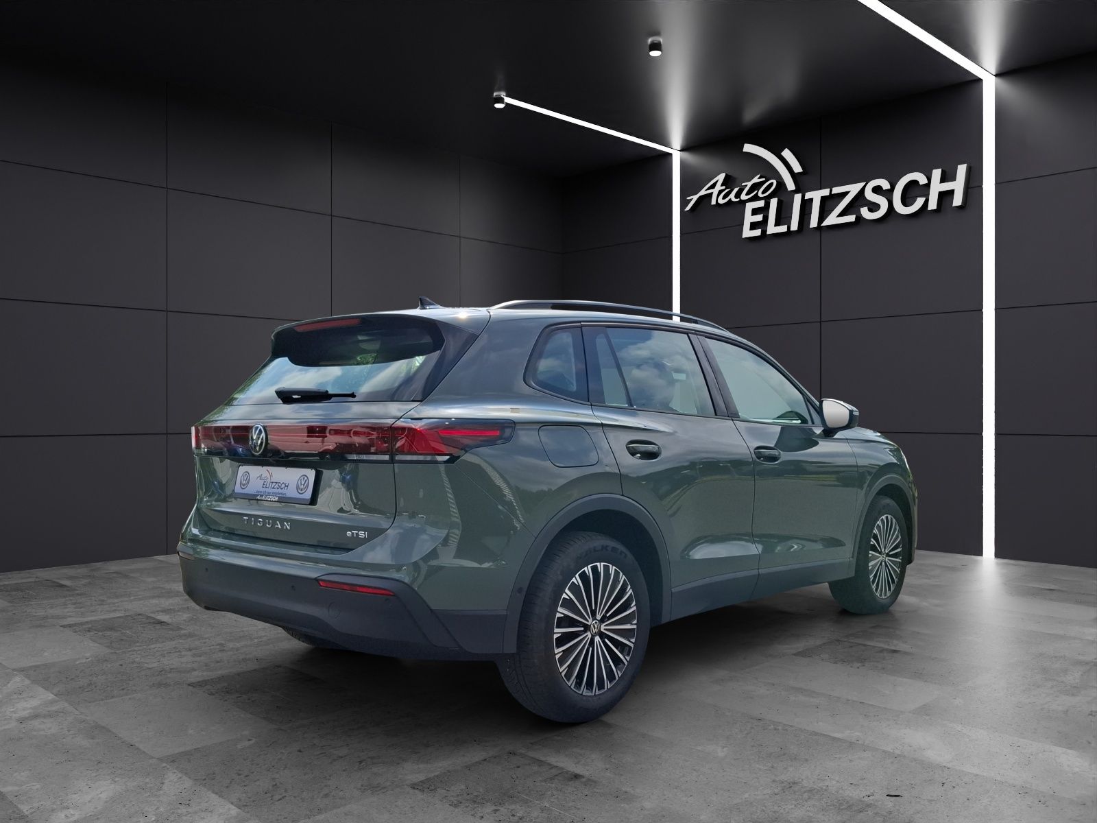 Fahrzeugabbildung Volkswagen Tiguan eTSI Life DSG LED AHK Navi AID ACC RFK SH