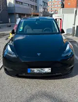 Tesla Model Y Long Range AWD | AHK | MwSt | 1.Hand - Tesla Model Y Gebrauchtwagen in Berlin
