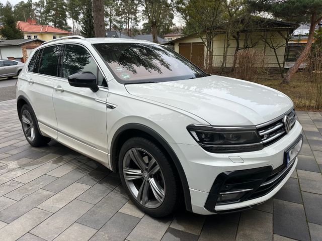 Volkswagen Tiguan R-Line Highline BMT 360 NAVI LED Digital