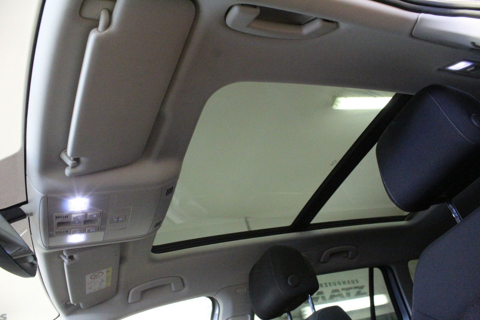 Fahrzeugabbildung Volkswagen Passat Variant 1.8 TSI DSG Comfortline Variant