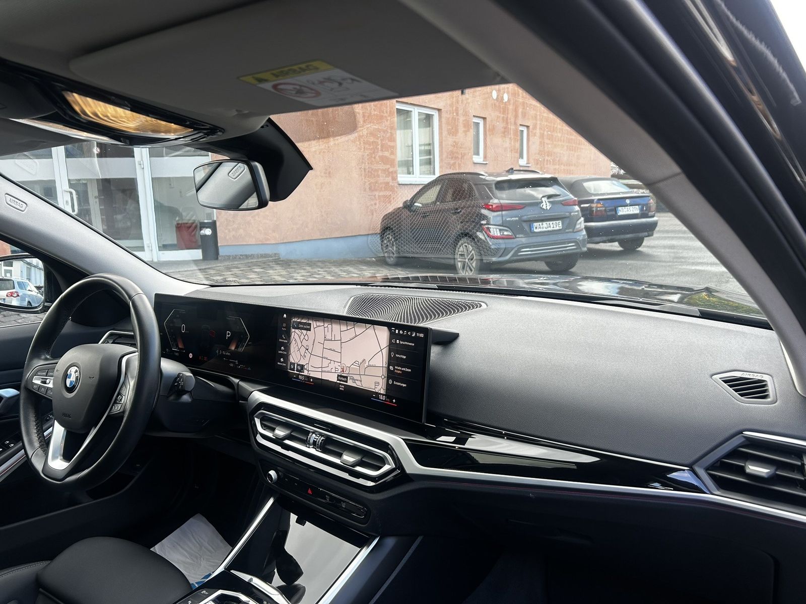 BMW 318i Touring Panorama LiveCockpit+ Sport ActiveG foto 17