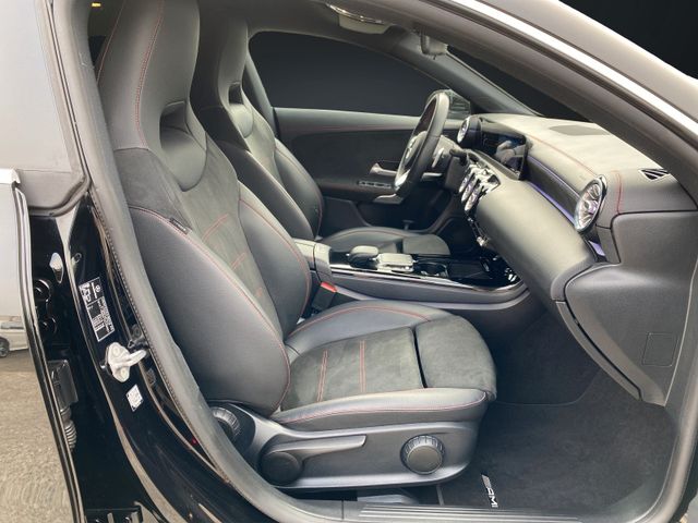 Mercedes-Benz CLA 180 Shooting Bra