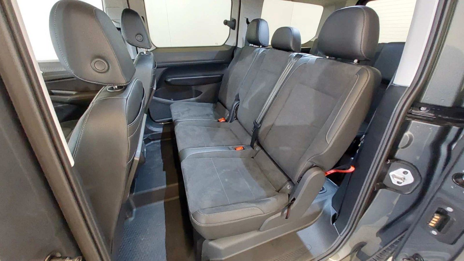 Fahrzeugabbildung Volkswagen Caddy Style Maxi Navi LED ACC 7 Sitze