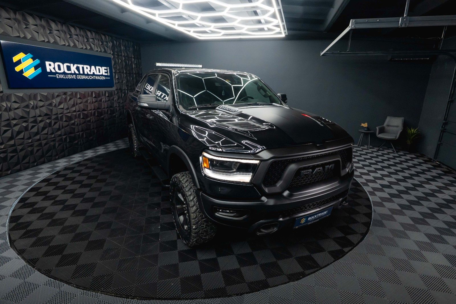 Fahrzeugabbildung Dodge RAM 5.7 V8 HEMI 4x4 REBEL OFFROAD Night AxleLock