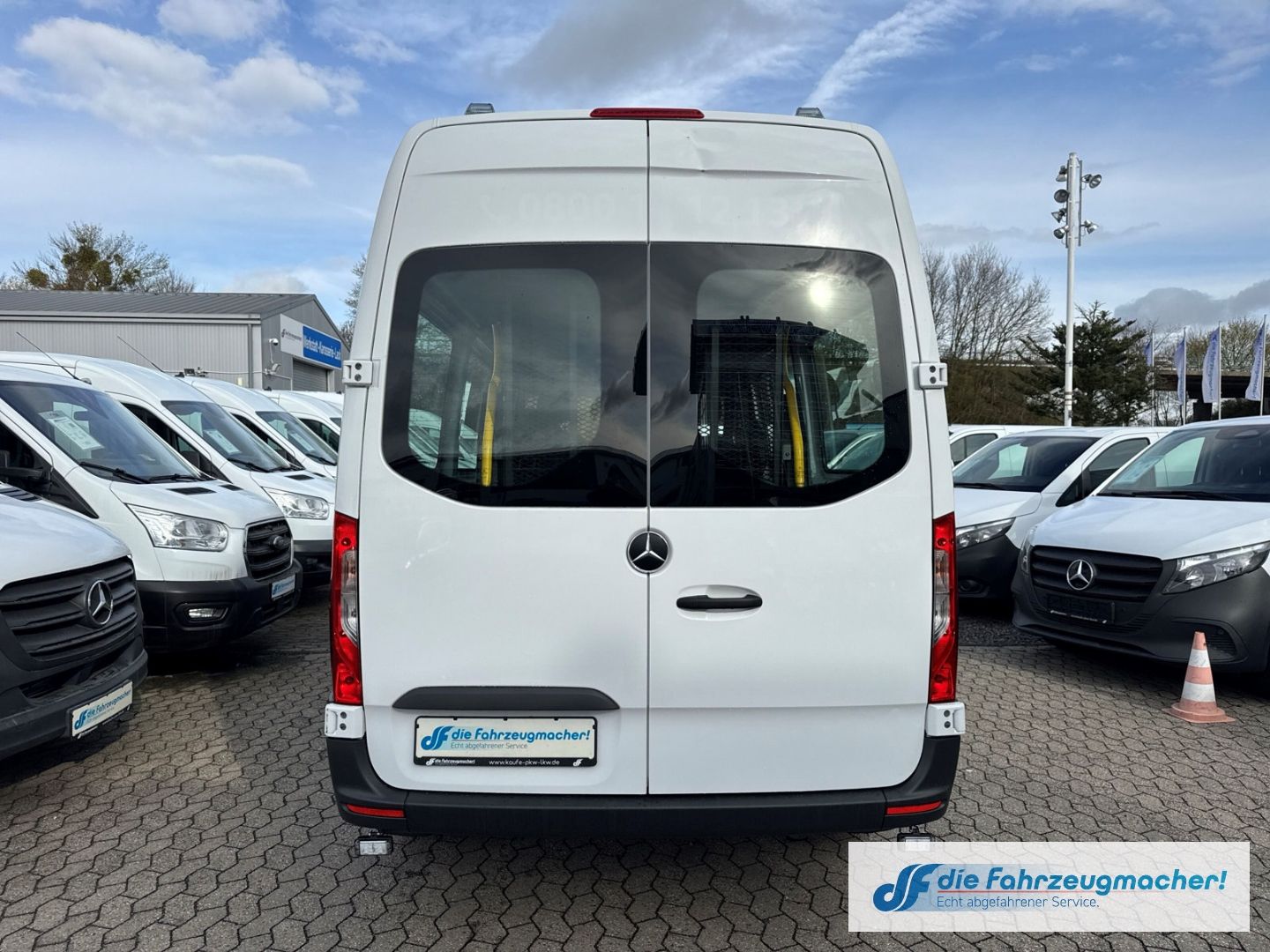 Fahrzeugabbildung Mercedes-Benz Sprinter III Tourer 311 CDI L2 VI Totwinkelassis