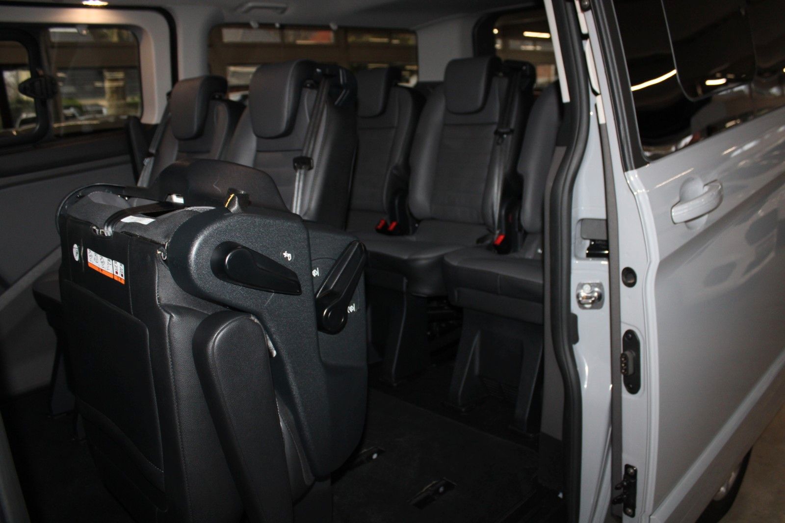 Fahrzeugabbildung Ford Tourneo Custom L2 Titanium X 8Si AHK STDHZ Leder