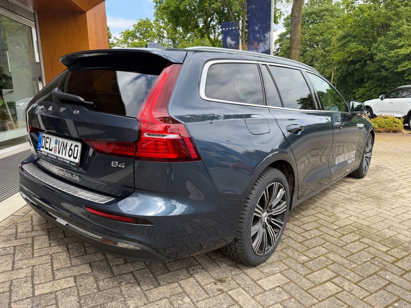 Volvo V60 B4 FWD Plus Bright #volvocars #madebymerten foto 3