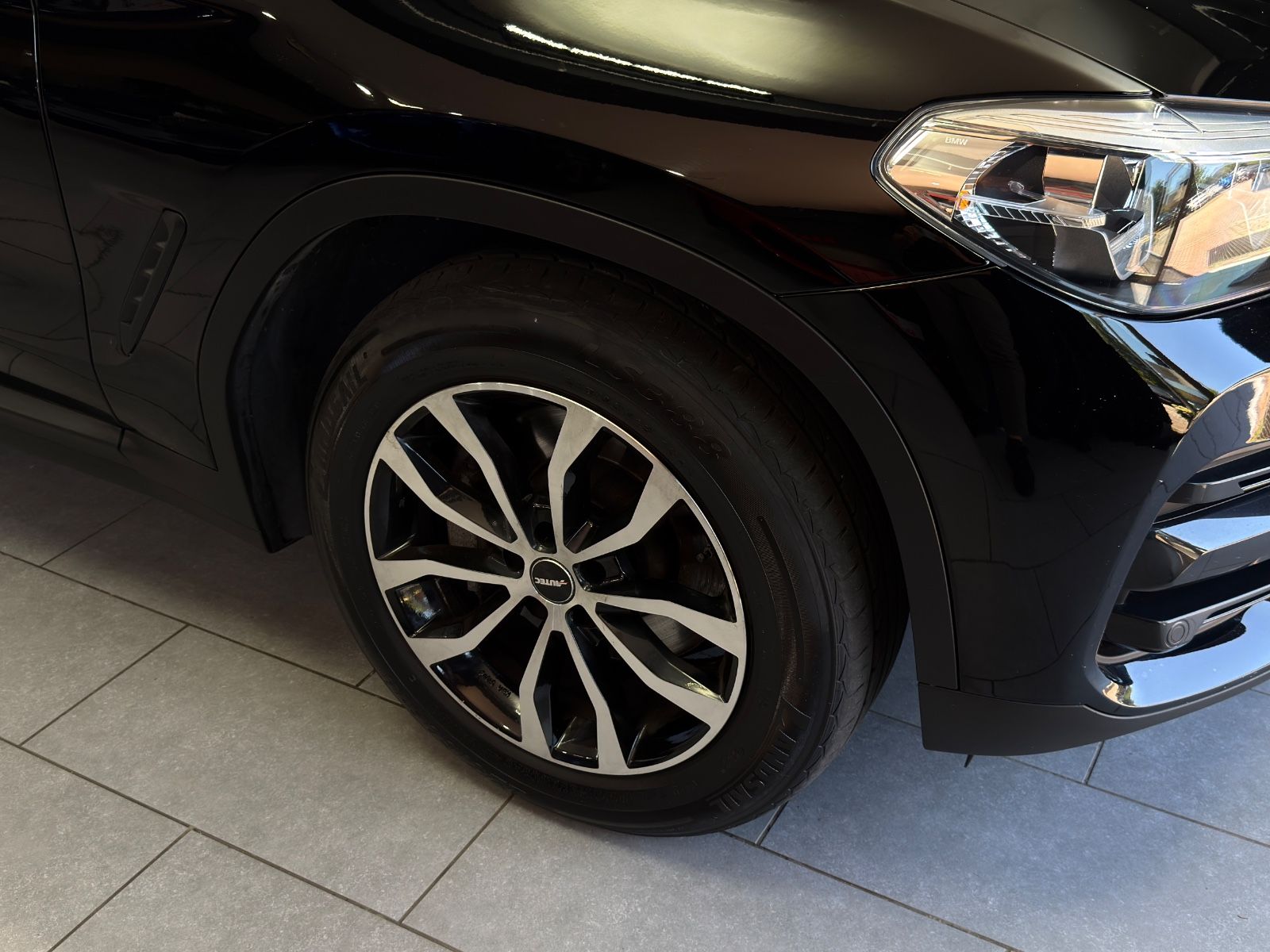 Fahrzeugabbildung BMW X3 xDrive 30d Advantage|HIFI|NAVI|AHK|