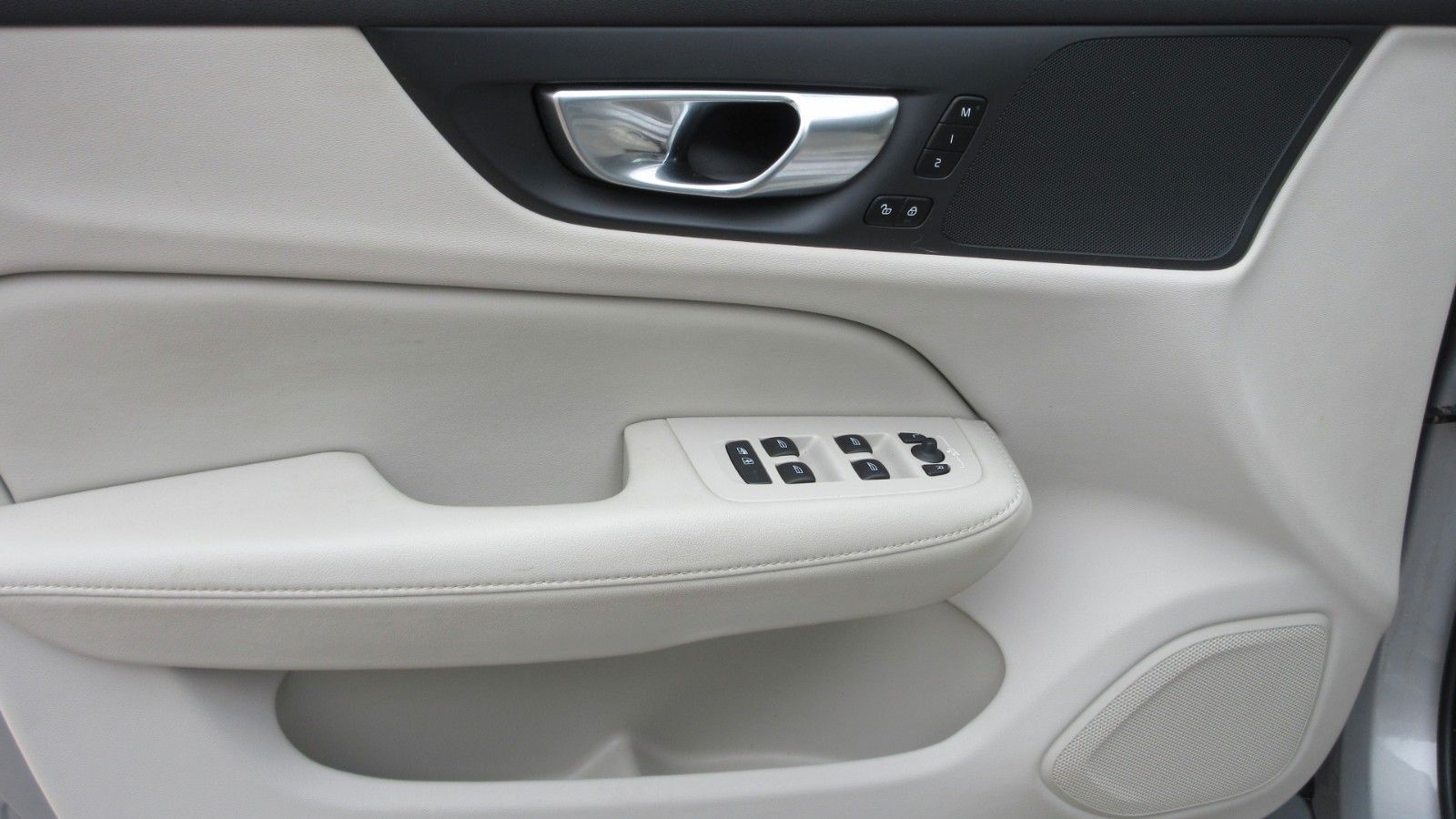 Fahrzeugabbildung Volvo V60 T8 Plus Bright | AHK |