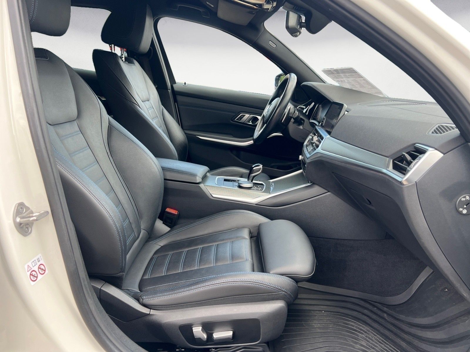 BMW 330d xDrive Touring M Sport Auto. Aktive Geschw. foto 13
