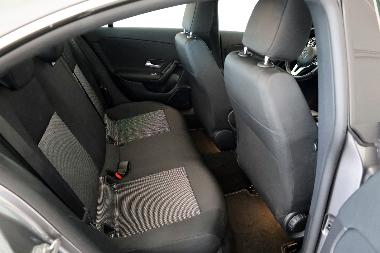 Fahrzeugabbildung Mercedes-Benz CLA 200d Coupé Navi,LED,Kamera,Park-Paket,Apple